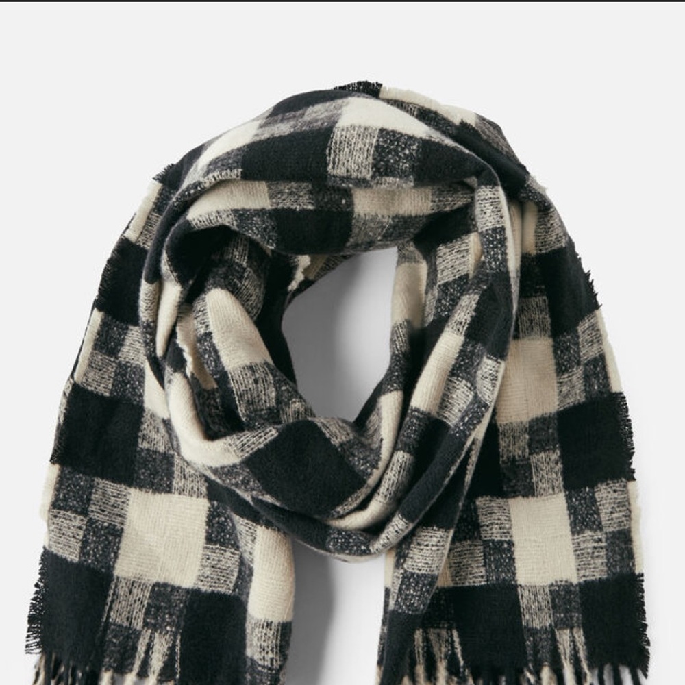 Pretty Persuasions Black and Cream Checkered Scarf